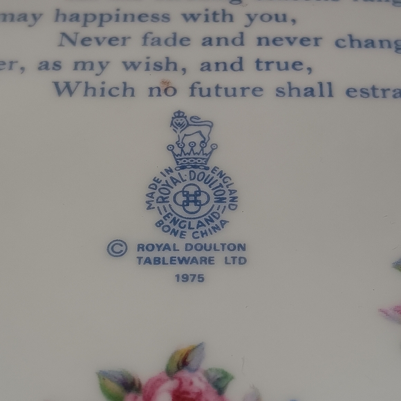 Vintage 1976 & 1977 Royal Doulton Valentine's Day Collector Plates - Picture 6 of 12